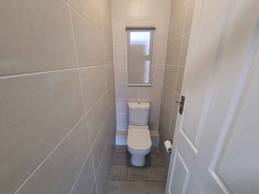 2 Bedroom Property for Sale in Claremont Western Cape
